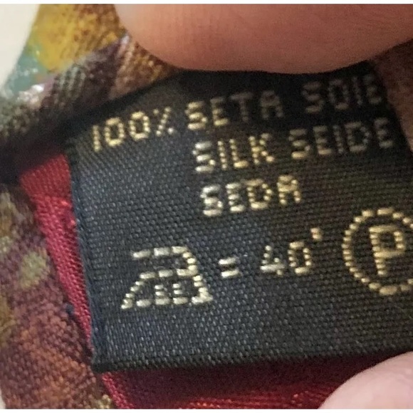 Ermenegildo Zegna vintage 100% silk tie with urban scene pattern - Picture 8 of 12